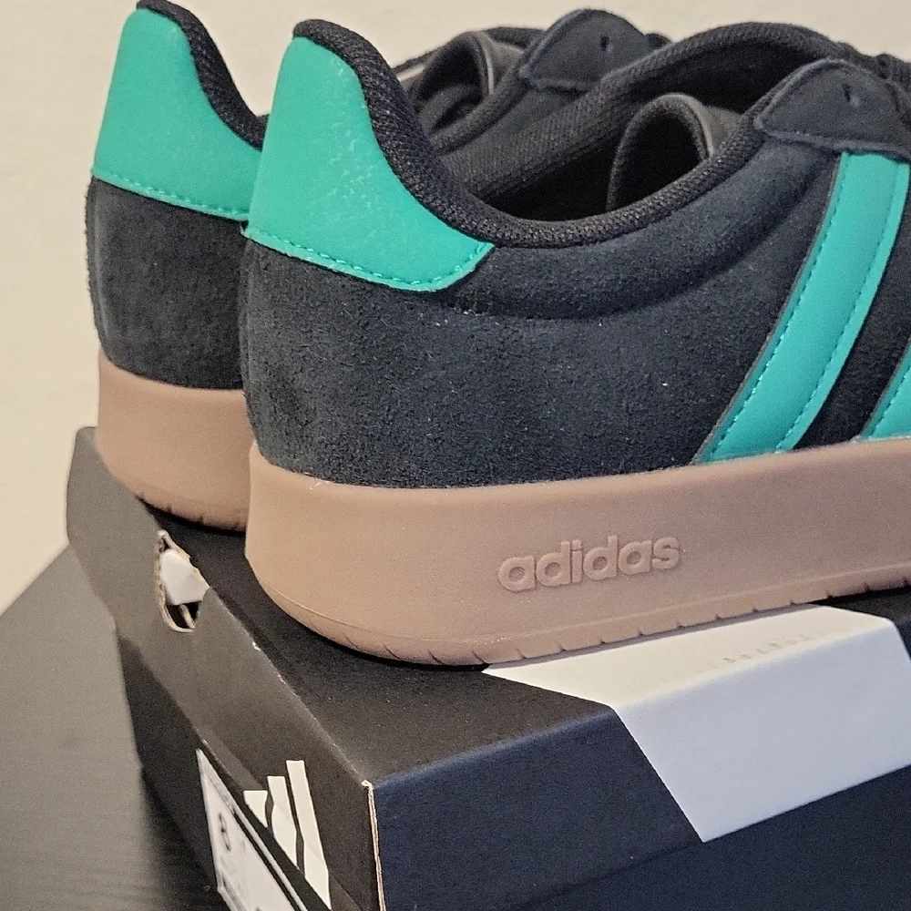 Adidas Men's 8, Women's 9 Black and Green Barreda - Picture 3 of 9